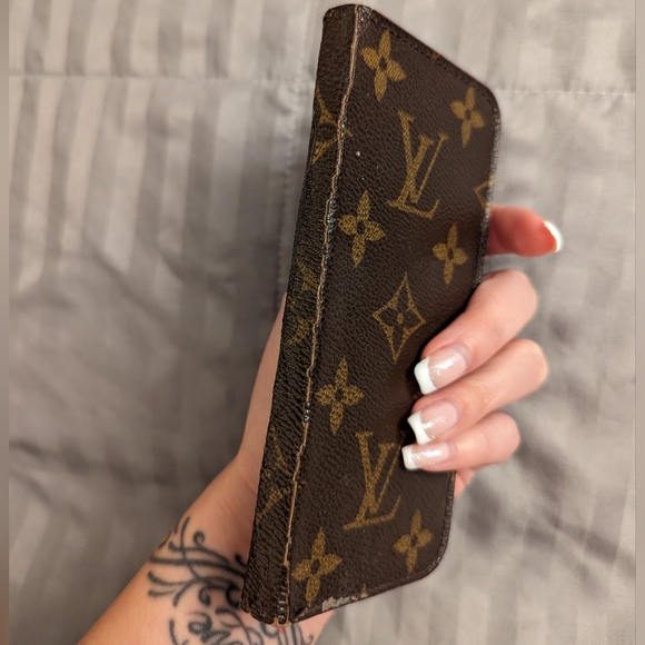 LV MONO PHONECASE - Picture 7 of 11
